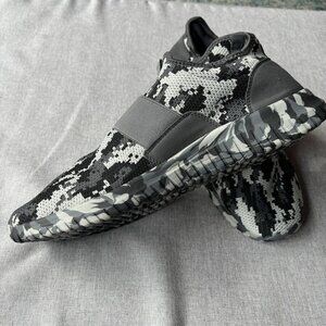 Mens Sneakers Slip-on Lightweight Athletic Walking Gym Shoes